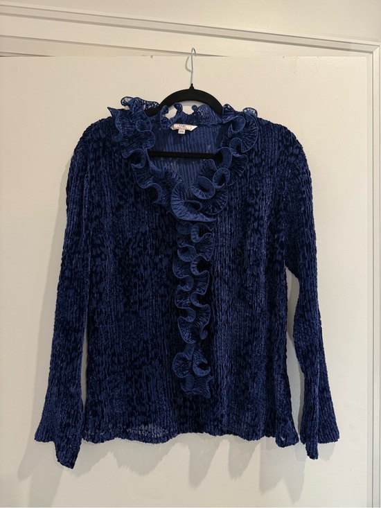 Tabi Tops - Women's Navy Ruffle Velvet Long-Sleeve Top